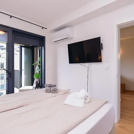 Daire Beachfront With Private Garage And Amazing Balcony With Seaview *