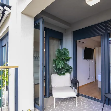 Beachfront With Private Garage And Amazing Balcony With Seaview Apartamento Split