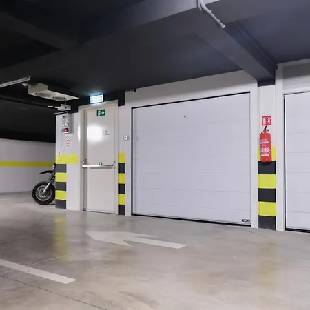 Apartamento Beachfront With Private Garage And Amazing Balcony With Seaview Split