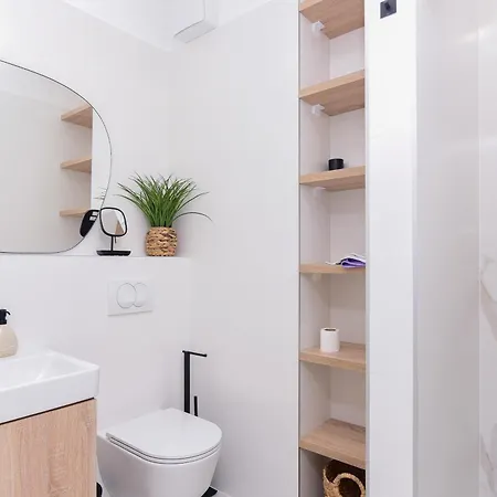 Beachfront With Private Garage And Amazing Balcony With Seaview * سبليت